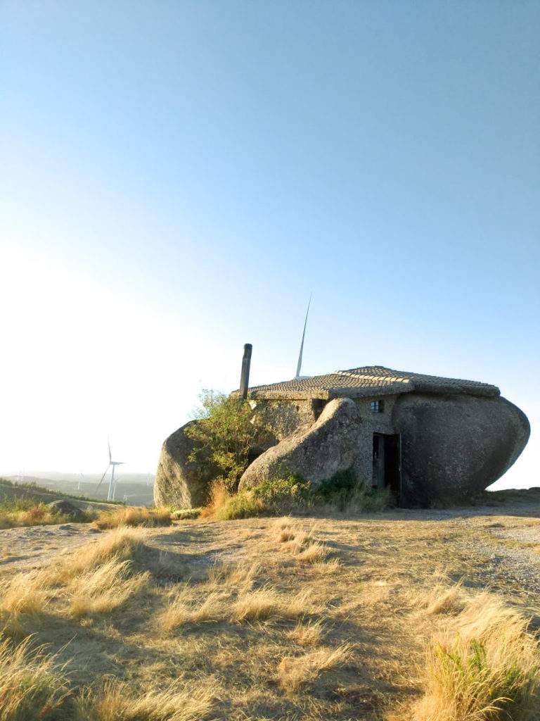 Casa do Penedo