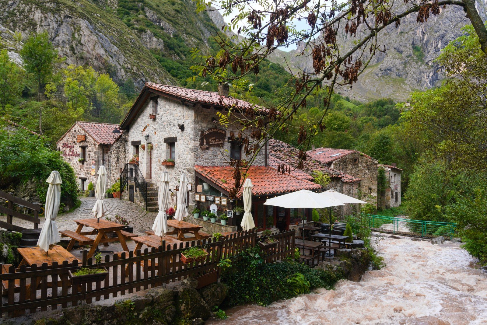 Bulnes: a Aldeia Isolada dos Picos da Europa